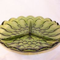 Dunkelgrüne, massive, dreigeteilte ART-Deco Konfekt / - Obst Pressglas-Schale