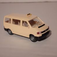 Wiking 1:87 VW T4 Caravelle Taxi creme Sondermodell aus Taxi Set 990 02 (1994)