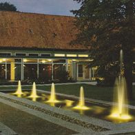 Rendsburg Springbrunnen im Arsenalhof Nachtaufnahme Schöning & Co. Lübeck