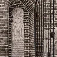 AK Mölln, St. Nicolai Kirche, Eulenspiegelgrabstein 1350 s/ w - unbenutzt