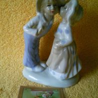 Porzellan Pärchen Figur Liebespaar Küssendes Paar Junge & Mädchen Deko Keramik