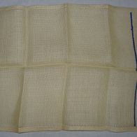 TWF Deckchen Handarbeit alt gestickt 45x33 gelb/ blau einwandfrei erhalten