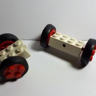 4 x LEGO Rad mit 4 Noppen, mit 2 Steck-Steinen 2x4, gebraucht, ungereinigt