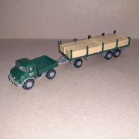 Wiking 1:87 MB Unimog U 406 Rungenanhängerzug "W&W Holzbau" aus 0990 67 und 0371 02