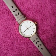 NEU attraktive Damen Quartz Armbanduhr "JG" goldfarben taupe Lochmuster Mode Uhr
