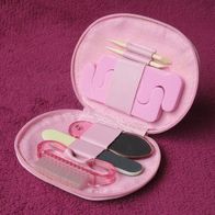 NEU: kleines Nagelpflege Set 8 Teile rosa Etui Pedikür Manikür Reise pink