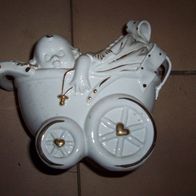 stark gebrauchter Blumen Topf - Kinderwagen