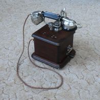 historisches Holztelefon (Kurbeltelefon)