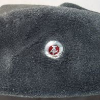 M NVA Mütze Winterkappe Gr.56 mit Abzeichen einwandfrei erhalten gut zu tragen Kappe