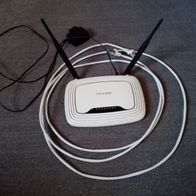 TP-LINK TL-WR841N 300Mbit/ s WLAN-Router inkl. Kabel Neuwertig