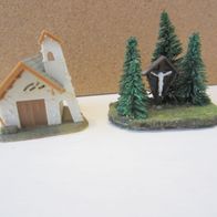Faller Bergkapelle, Kirche + Jesuskreuz mit Tannen H0 1:87