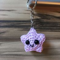Kleiner selbst gehäkelter Stern als Schlüsselanhänger (Handmade, Handarbeit) rosa