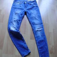 Zara Jeans destroyed medium rise slim fit 40 = S
