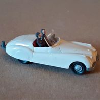 Wiking 1:87 Jaguar XK 120 cremeweiß IE weinrot mit Figuren, Zughaken (GK 20.11E) 1978