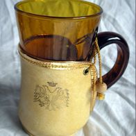 Trinkglas mit Henkel Tee Grog hell lederbezogen 1960er vintage selten