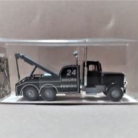 Wiking 1:87 Peterbilt 359 US Abschleppwagen schwarz "24 Hours Towing" OVP 631 (1991)