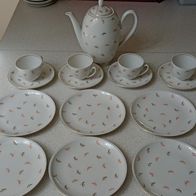 Kaffeeservice für 4 Personen mit weiteren Tellern + Kanne
