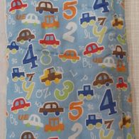 Gurtpolster mit Motiv Autos Zahlen Buchstaben Grundfarbe hellblau innen mit Teddybär