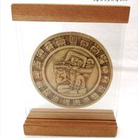 Souvenir * Mayakalender Ø 12 cm hinter Glas im Aufstellrahmen ca. 14 x 19 x 4 cm