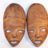 2 afrikanische Holzmasken