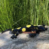 Feuersalamander Tierfigur Amphib Gartenteich Desginer Figur Statue Pop