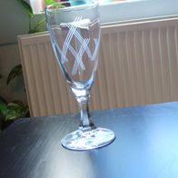 Sektglas mit Mattglas - Streifenschliff -