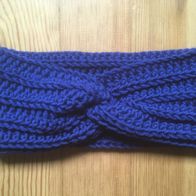 Gehäkeltes Twist-Stirnband aus extrafeiner Merinowolle (Handmade, Handarbeit) blau