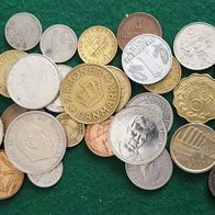 Ausland diverse internationale ca. 56 Stück Kleinmünzen s. Original-Scan