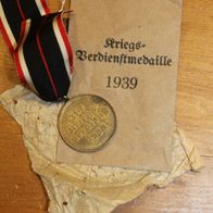 Original Kriegsverdienstmedaille m. Tüte Hersteller-Steinhauer & Lück (2)