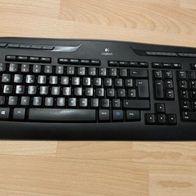 Kabellose Logitech Tastatur K330