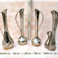 4 schwere metallene Vasen 18 cm hoch - div. dekorative Ausformungen