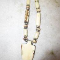 Antike Kette / Halskette aus Horn aus DDR Zeiten - Vintage