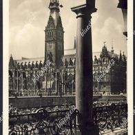 Ak Hamburg Blick von den Alsterarkaden auf das Rathaus (beflaggt) 1940 / Stempel