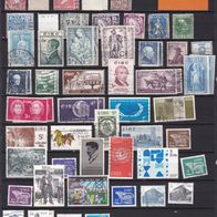 Briefmarken Irland über 60 Marken 1922-1990