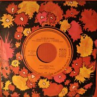 Matrai Zsuzsa - Az Elet Egy Kabare (Cabaret) / Egy Kicsi Szep (1974) 45 single 7"