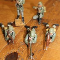 Original Elastolin/ Lineol Figuren schießender Trupp mit MG-34 7,5 cm selten