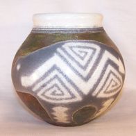 Native / Navajo Keramik Vase - BÄR -, signiert J. Qillv * **