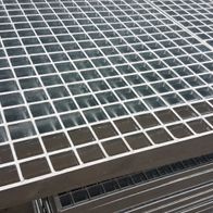 Industrie Gitterrost 350x1000 mm, MW 30/10 mm, Tragstab 30/2 mm befahrbar Industrie Gitterrost 350x1000 mm, MW 30/10 mm, Tragstab 30/2 mm befahrbar