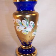 Böhmische Glas-Vase mit handgemaltem Gold / Email u. aufgelegtem Blumen-Dekor