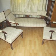 Biedermeier Couch mit 2 Stühlen, restaurierungsbedürftig