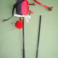 Harlekin Narren-Stab Harlekinstab Fasching Kostüm Rot Schwarz Glocken PomPom L=45cm