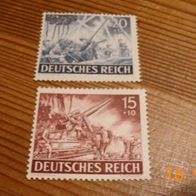 2 Marken Deutsches Reich--leichte Flak-Artillerie-postfrisch.