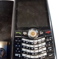 Handy: Black Berry, T Mobile, mit Ladegerät ohne Akku