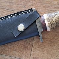 Schönes Damast-Jagdmesser mit Horngriff und Kunst- Lederscheide für Gürtel !!!