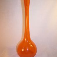 Glasbläserei Steinach / Thüringen orange Kolben- Langenhals-Vase, 60/70er Jahre
