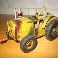 uralter Gama Traktor in Tarnfarbe etwa von 1930, und OVP, Porto inclusive