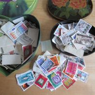 2 kleine Dosen mit gebrauchten Briefmarken, Papp Diddel Box und Plastikbox*