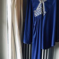 Orientalisches Kleid mit Fledermausärmeln, blau mit Goldstickerei, Gr. L, neuwertig