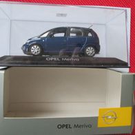 Minichamps Opel Opel Meriva mit Haubenaufdruck blaum. Opelverpackung 1:43