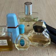 Diverse Parfum Flaschen Flacons: Pierre Cardin, Diamella, Chanel N°5, Lou Lou